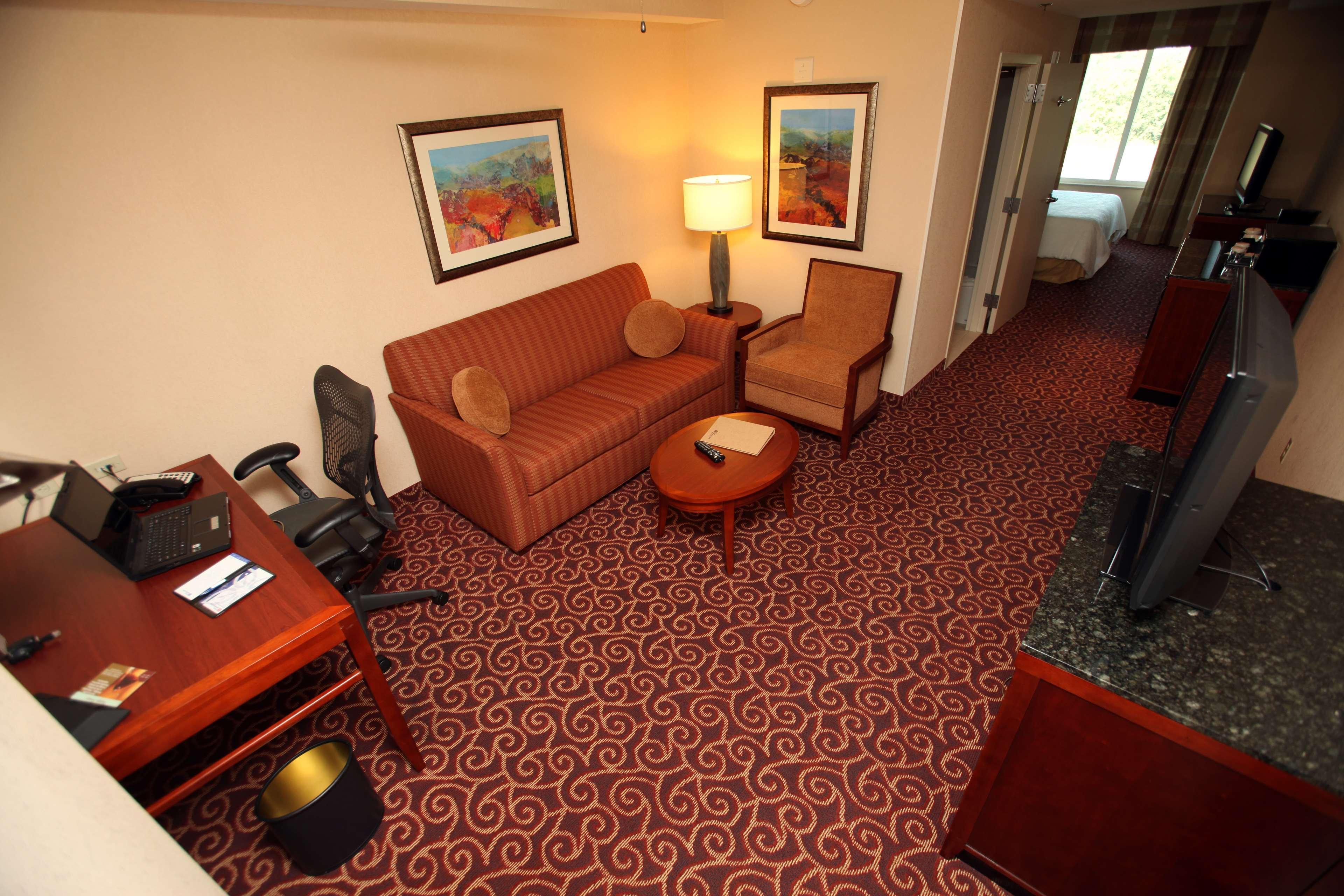 Hilton Garden Energy Corridor 3*